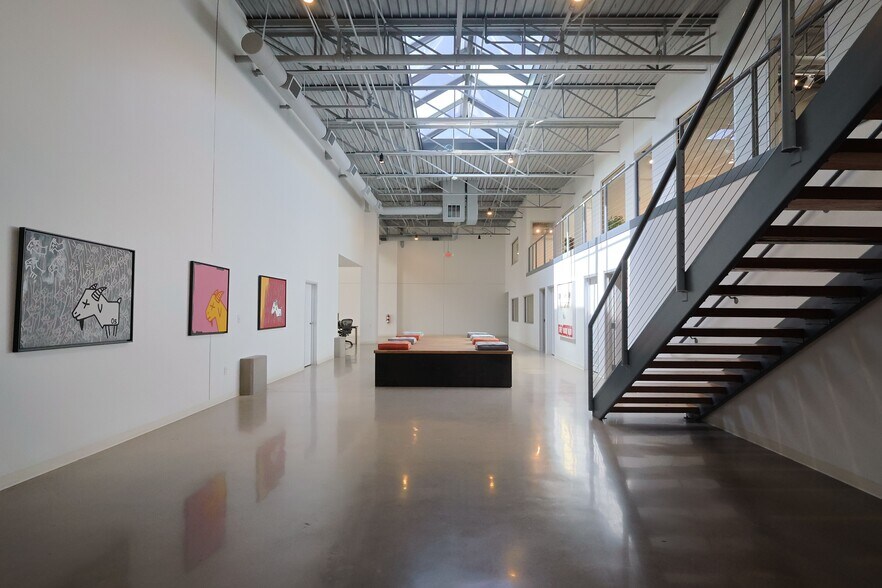 More Photos Of 155 Oak Lawn Ave, Dallas Loft Creative Space For Lease