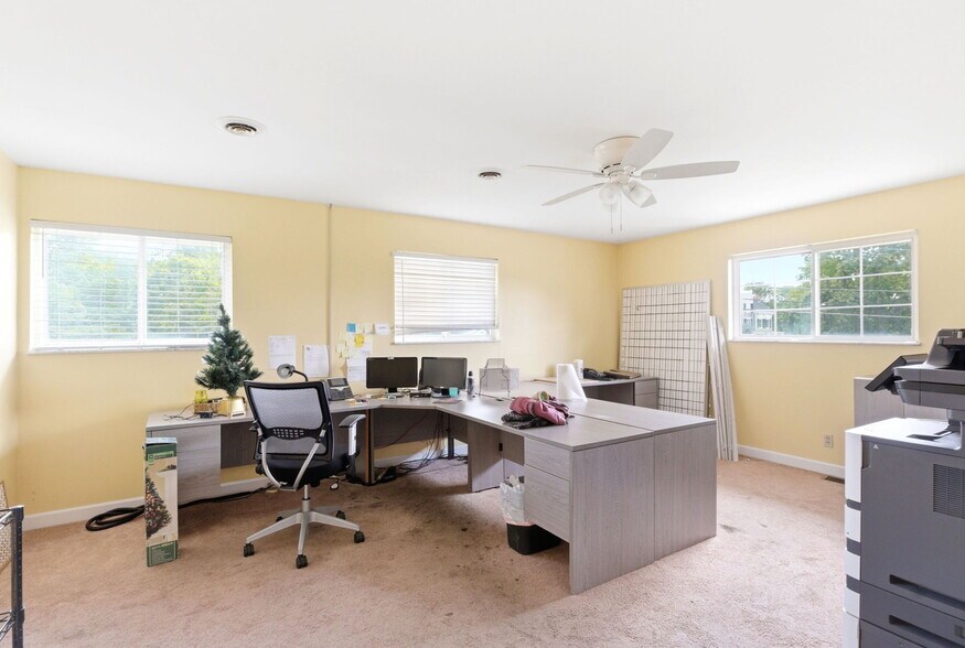 More Photos Of 10 Fairway Dr, Springboro Office Residential For Sale