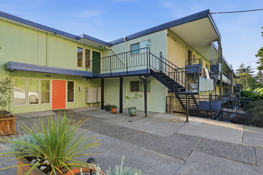 More Photos Of 2629 14th Ave W, Seattle Apartments For Sale