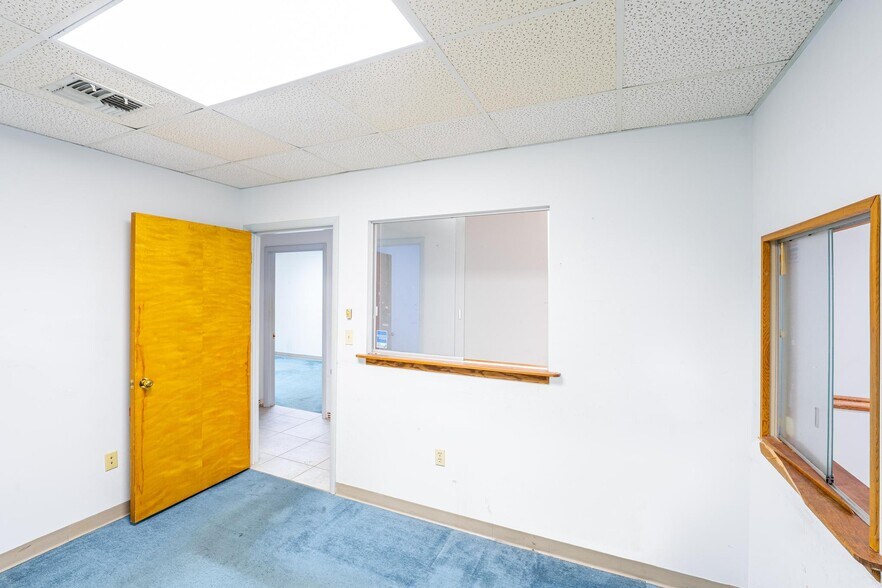 More Photos Of 7480 Fairway Dr, Miami Lakes Medical For Lease