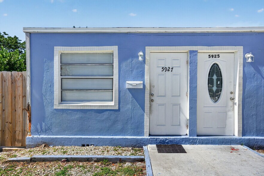 More Photos Of 5925 SW 64th St, South Miami Multifamily For Sale