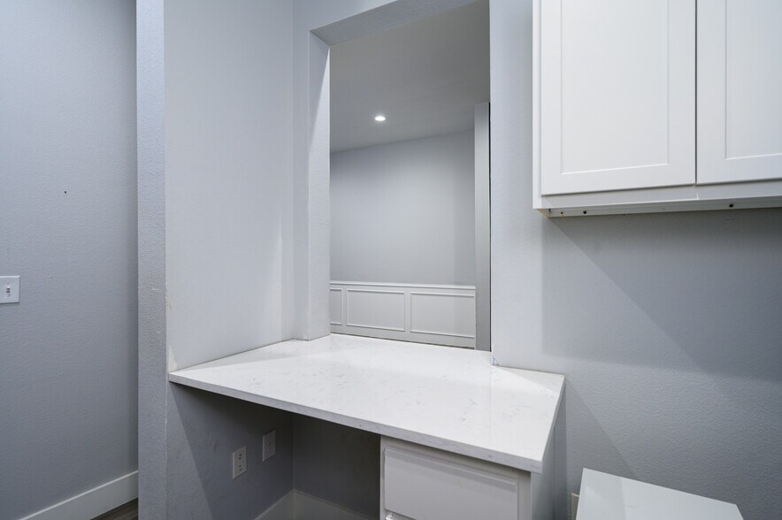 More Photos Of 1701 N US Highway 75, Sherman Medical For Lease