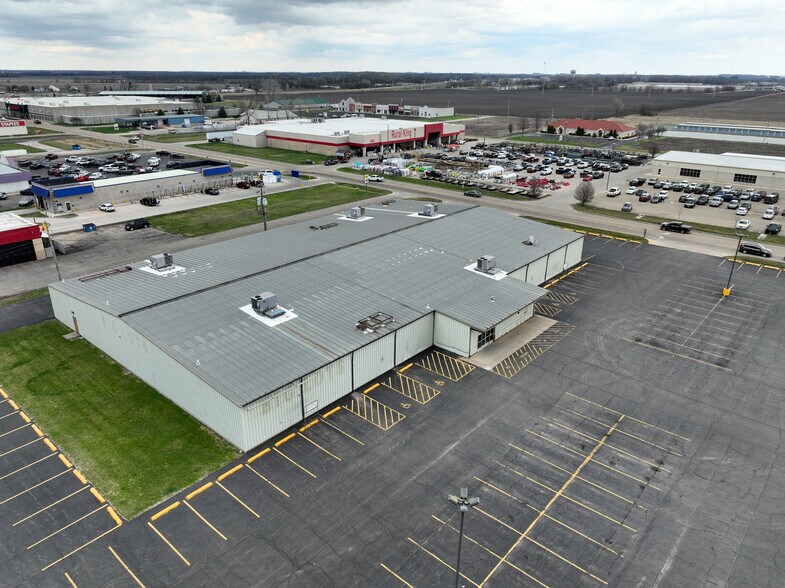 More Photos Of 1407 38th St, Peru Freestanding For Sale