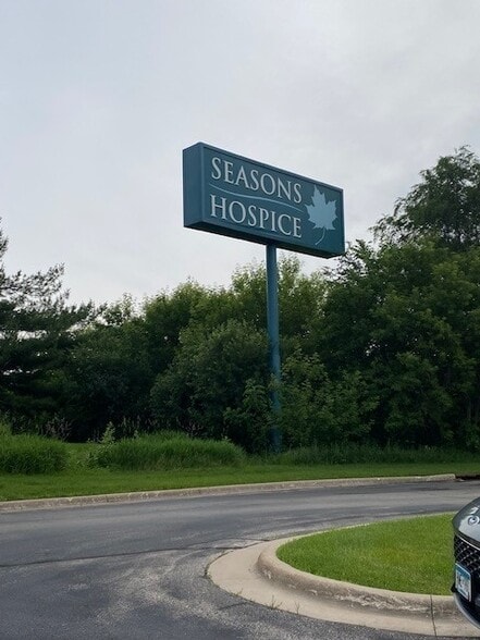 More Photos Of 1696 Greenview Dr SW, Rochester Office For Sale