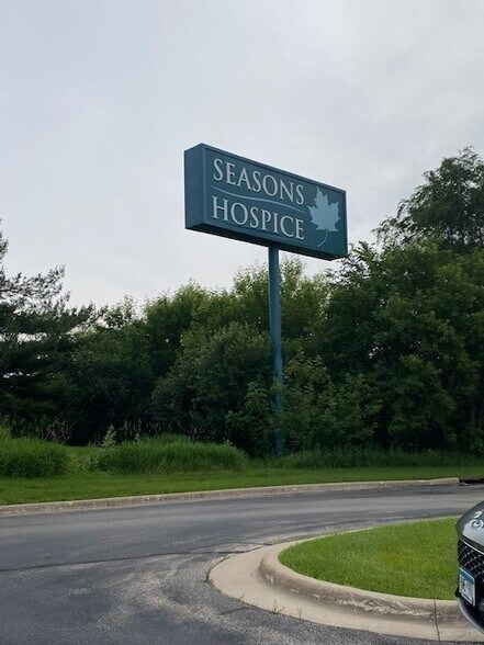 More Photos Of 1696 Greenview Dr SW, Rochester Office For Lease