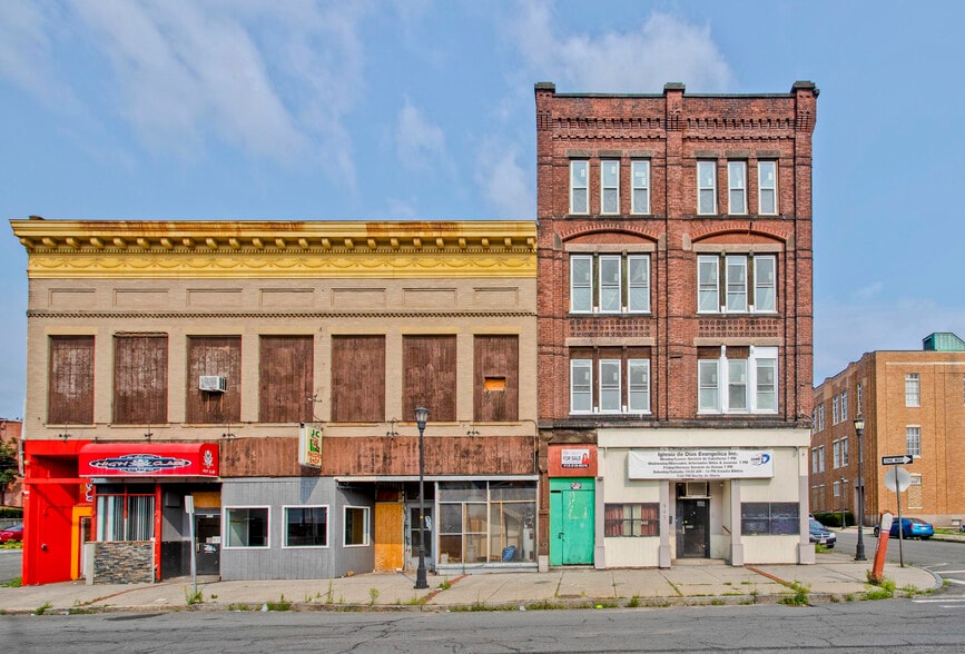 More Photos Of 445-447 High St, Holyoke Storefront Retail Residential For Sale