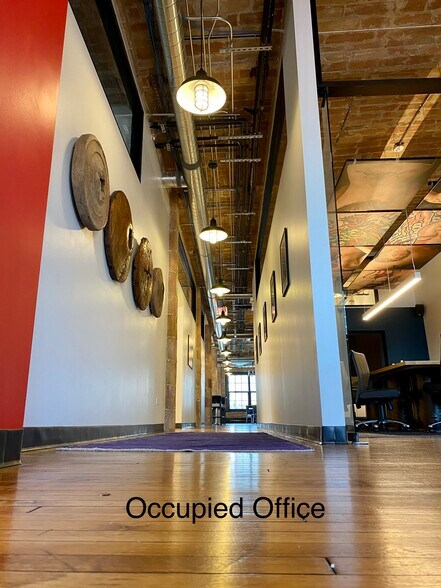 More Photos Of 215 W Ontario St, Chicago Loft Creative Space For Lease