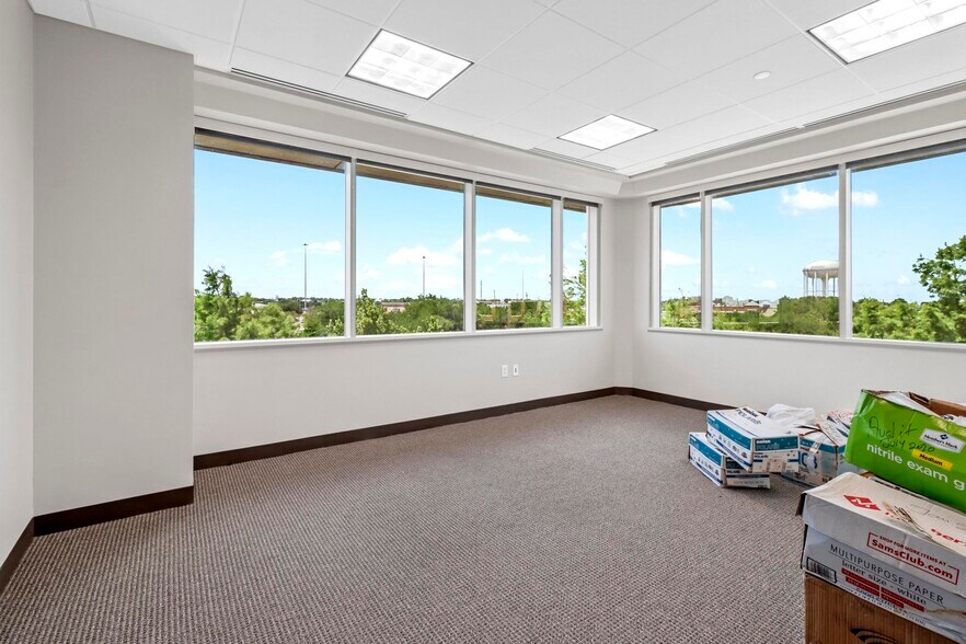 More Photos Of 1600 N Redbud Blvd, McKinney Office For Sale