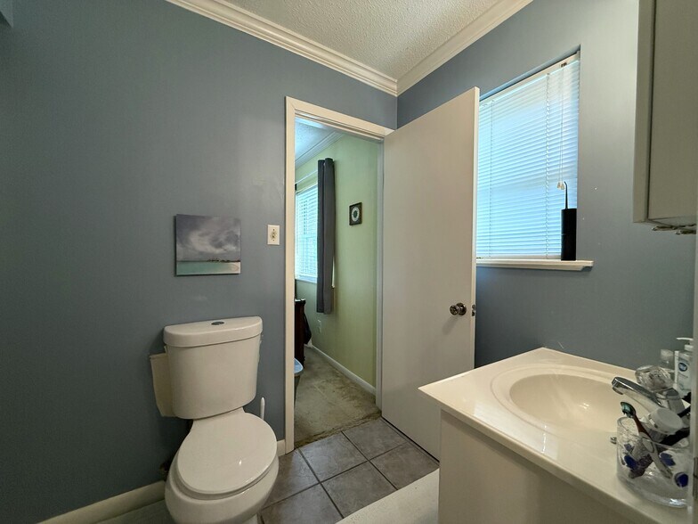 More Photos Of 608 S Pine St, Cabot Flex For Sale