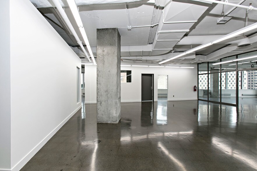 More Photos Of 351-359 Rue Sainte-Catherine O, Montréal Office Residential For Lease