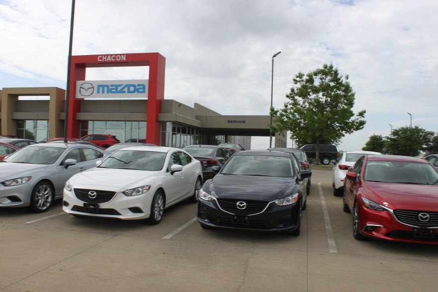 More Photos Of 39490 Lyndon B Johnson Fwy, Dallas Auto Dealership For Lease