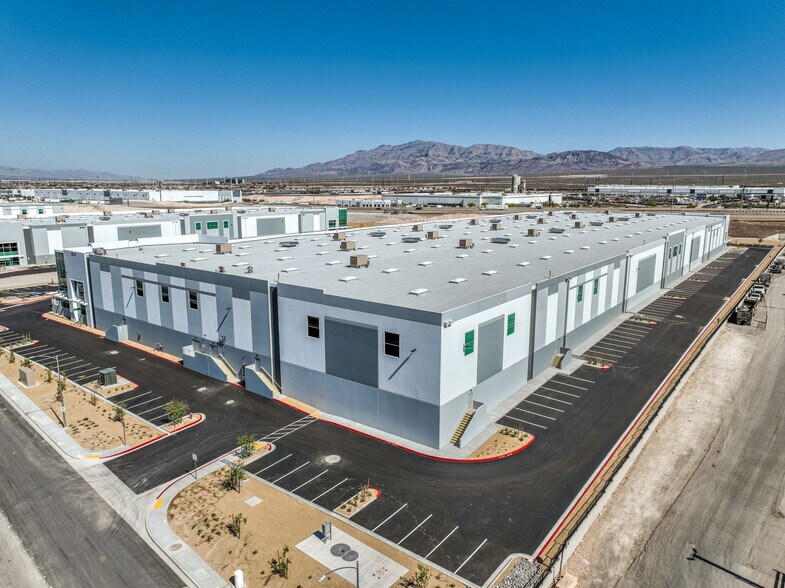 More Photos Of 5070 E El Campo Grande Ave, Las Vegas Unknown For Lease