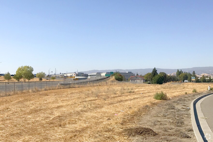 More Photos Of Quinn Rd, Vacaville Land For Sale