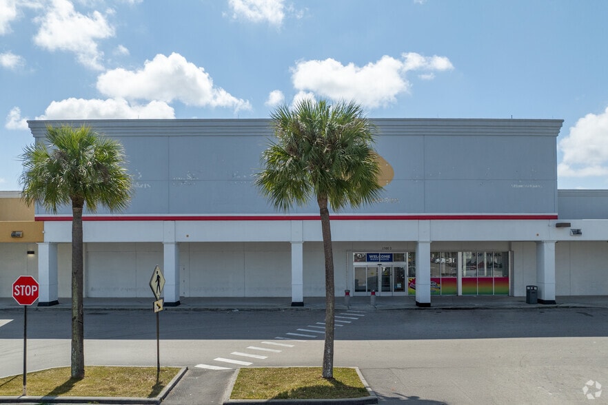 More Photos Of 1700 W 49th St, Hialeah Unknown For Lease