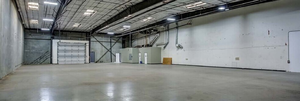 More Photos Of 2675 Vista Pacific Dr, Oceanside Warehouse For Lease