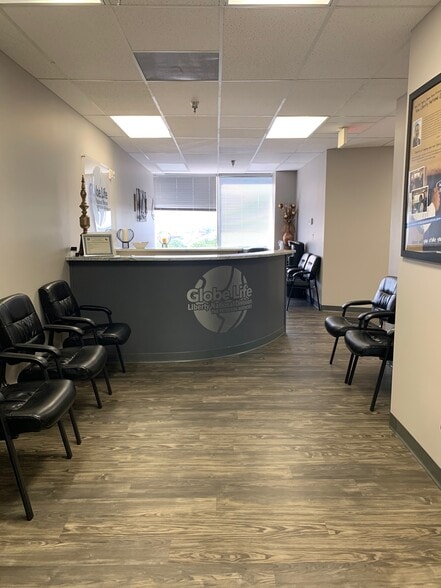 More Photos Of 4001 Airport Fwy, Bedford Office For Lease