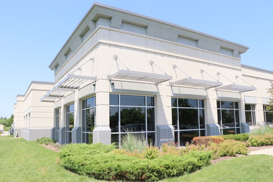 More Photos Of 1450 Busch Pky, Buffalo Grove Office For Lease
