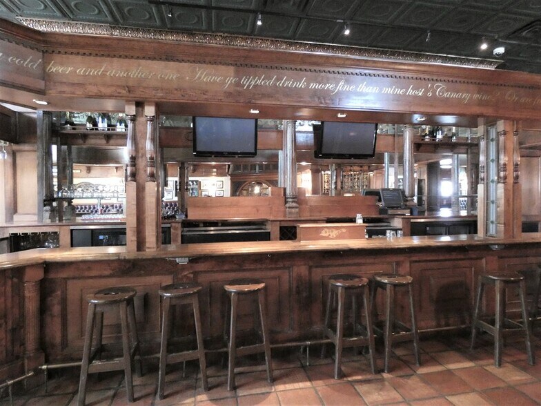 More Photos Of 119 Washington St, Beeville Restaurant For Sale