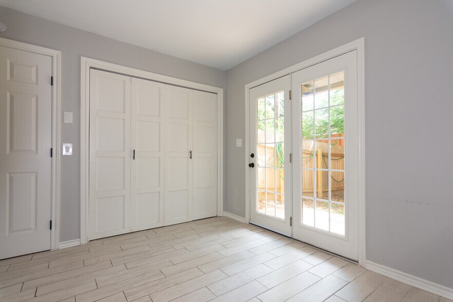More Photos Of 114 Scofield Ave, Johnson City Apartments For Sale