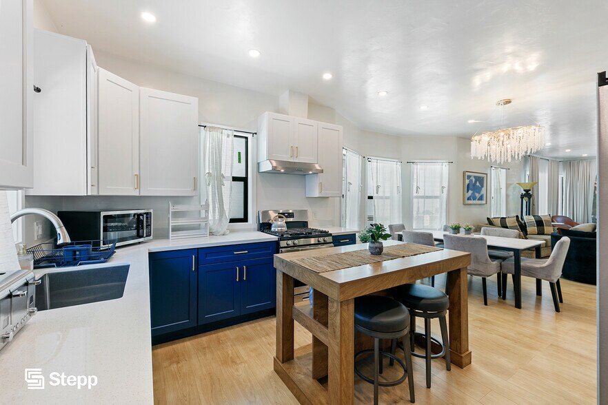 More Photos Of 1317 E 1st St, Long Beach Apartments For Sale