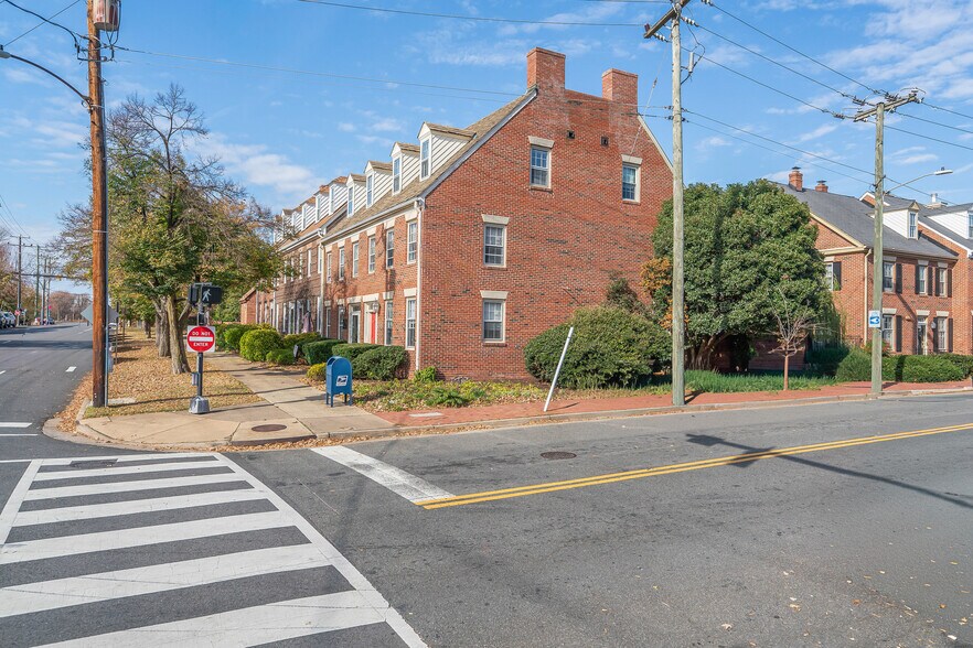 More Photos Of 801-809 Franklin St, Alexandria Loft Creative Space For Lease