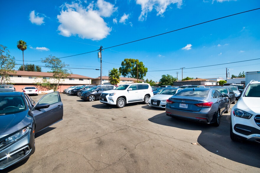 More Photos Of 9943 Garden Grove Blvd, Garden Grove Auto Dealership For Sale