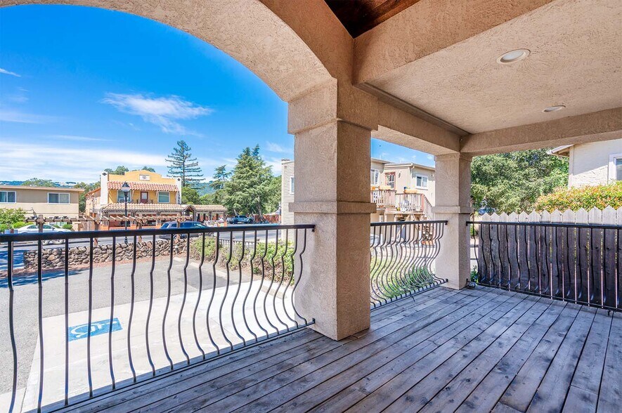 More Photos Of 17977 Sonoma Hwy, Sonoma Office For Sale
