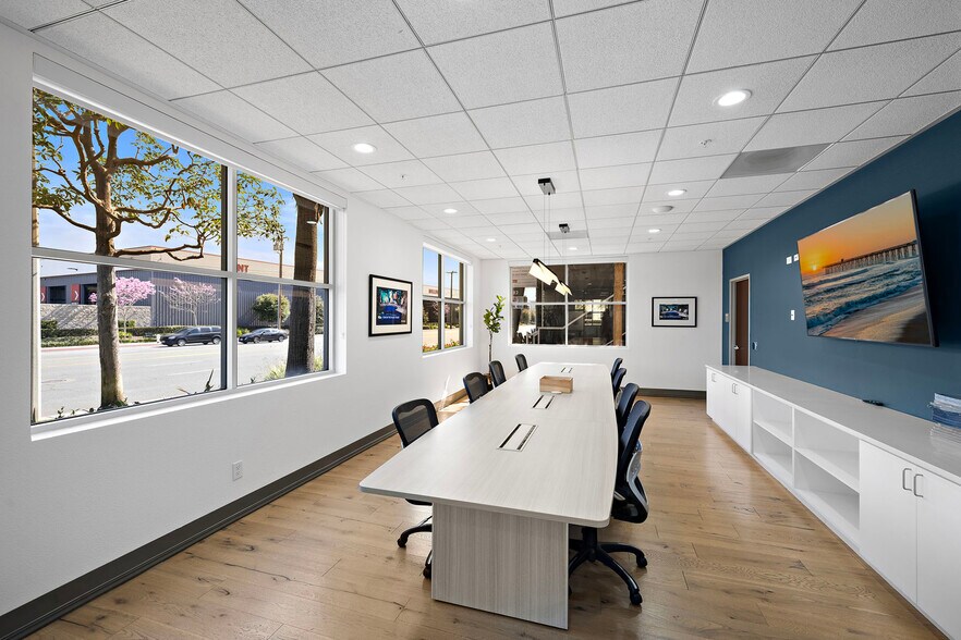 More Photos Of 1124 Bristol St, Costa Mesa Office For Sale