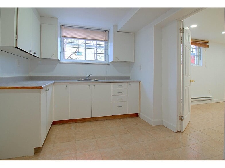 More Photos Of 40 Rue Principale, Gatineau Office For Sale