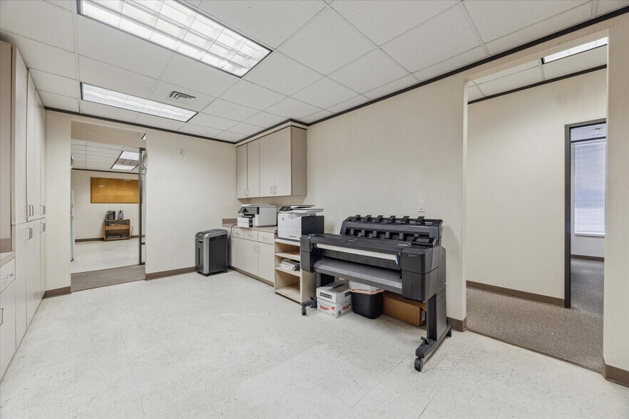 More Photos Of 1701-1707 Tidwell Rd, Houston Warehouse For Sale