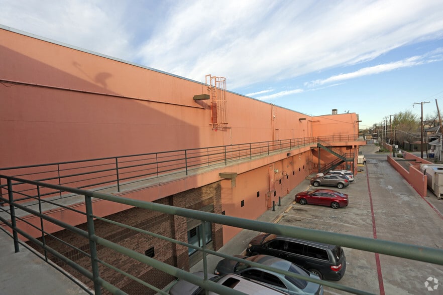 More Photos Of 4140 Lemmon Ave, Dallas General Retail For Lease