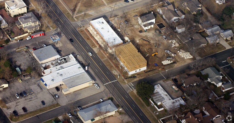 More Photos Of 605-701 E University Ave, Georgetown Storefront Retail Office For Sale