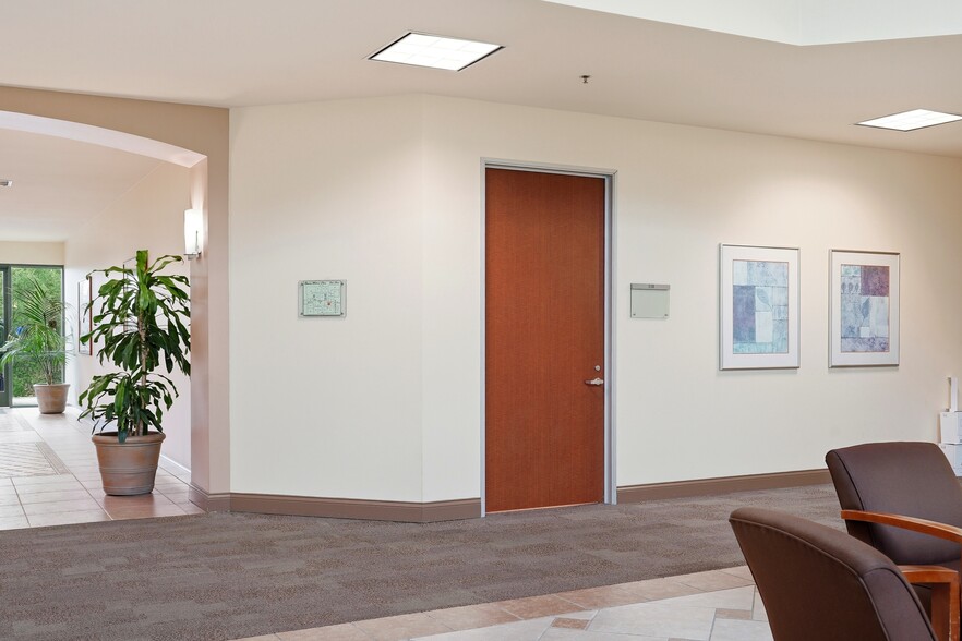 More Photos Of 1000 Newbury Rd, Thousand Oaks Medical For Sale