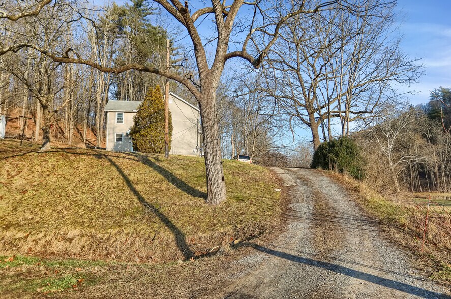 More Photos Of 703 Dauva Luch Rd, Herndon Land For Sale