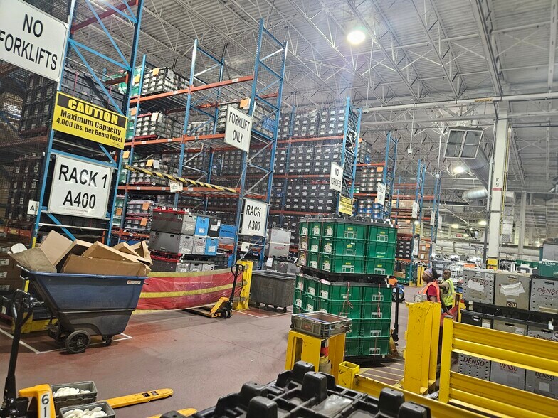 More Photos Of 100 Denso Rd, Osceola Manufacturing For Lease