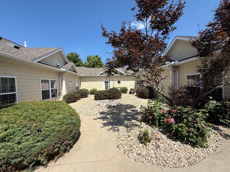 More Photos Of 15+/- Bed Memory Care Illinois Near Peoria, Elmwood Assisted Living For Sale
