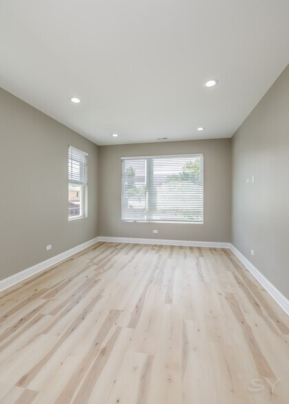 More Photos Of 623 Hamlin Ave, Chicago Apartments For Sale