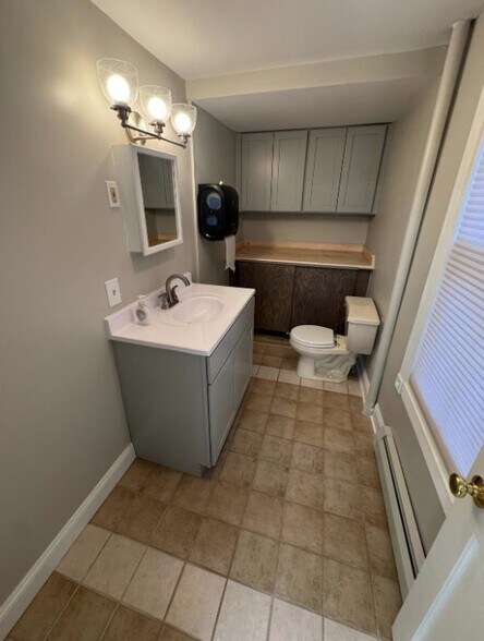 More Photos Of 17 Collegeview Ave, Poughkeepsie Office For Lease