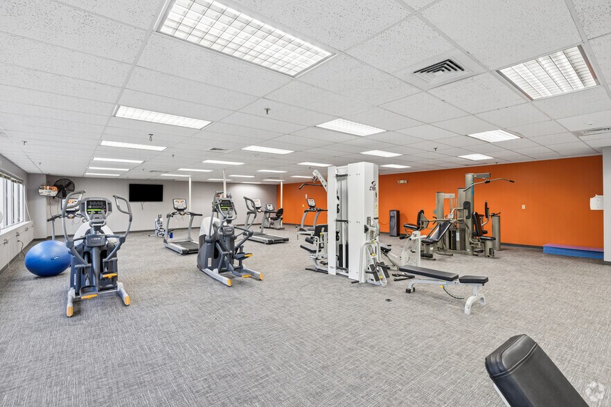 More Photos Of 2 Waterside Crossing, Windsor Office For Sale