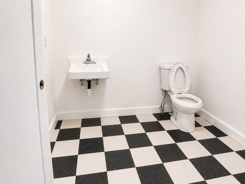 More Photos Of 1308 Western ave, Los Angeles General Retail For Lease