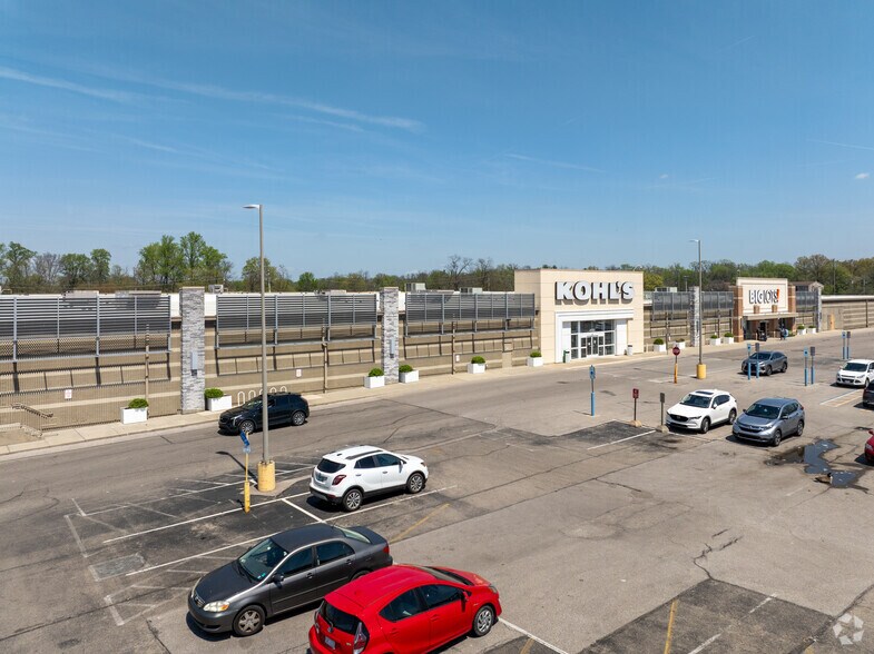 More Photos Of 4150-4160 Hunt Rd, Blue Ash Storefront For Lease