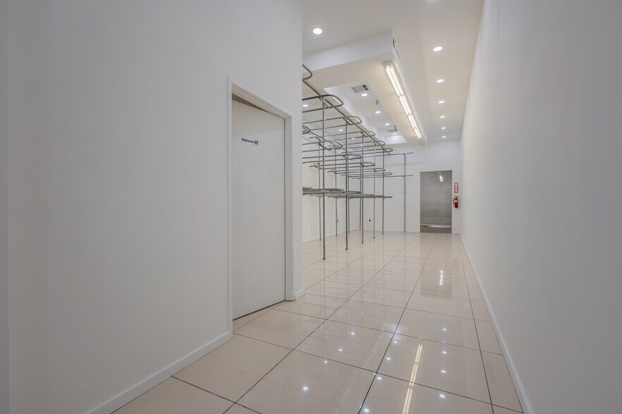 More Photos Of 1212 S San Pedro St, Los Angeles Storefront Retail Office For Lease