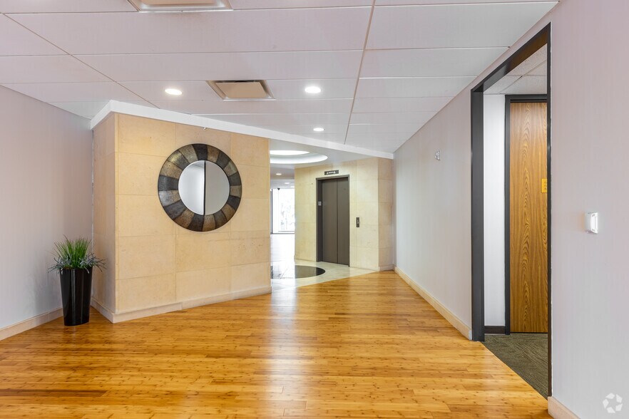 More Photos Of 13465 Midway Rd, Farmers Branch Office For Lease