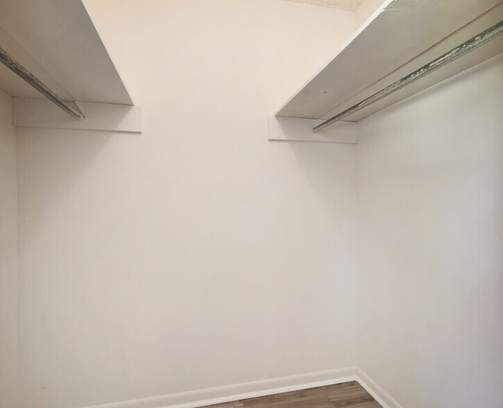 More Photos Of 1012-1032 Hickory Hill Ln, Hermitage Apartments For Sale