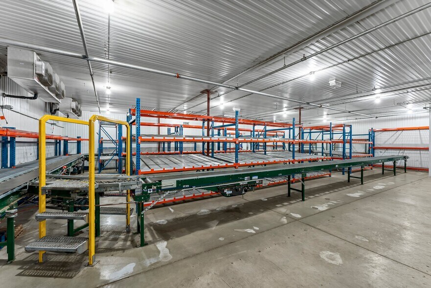 More Photos Of 11180 86th Ave N, Osseo Flex For Sale