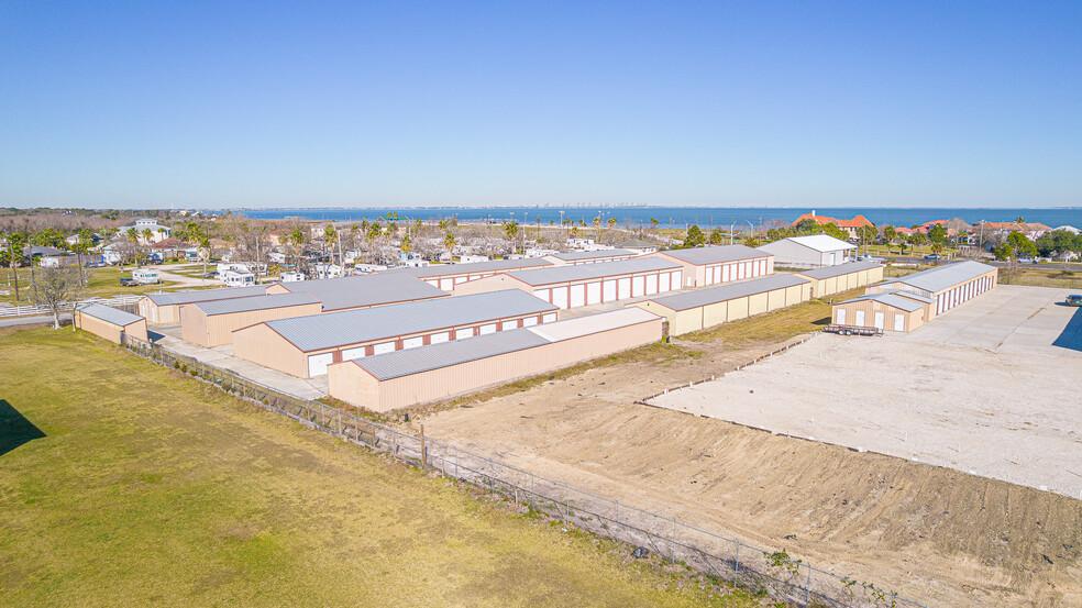 More Photos Of 207 27th St, San Leon Self Storage For Sale