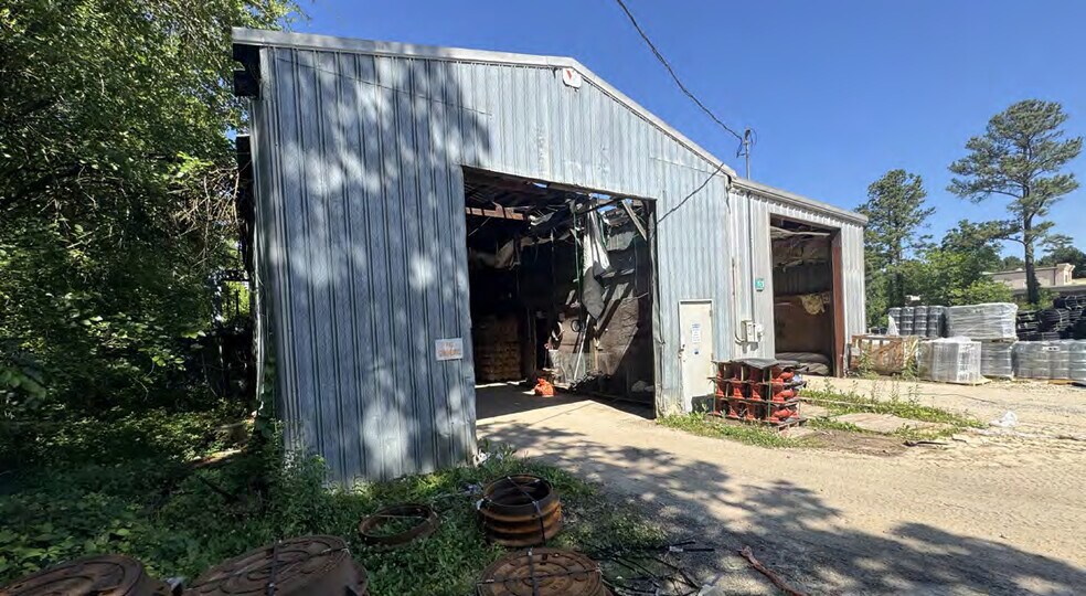 More Photos Of 1928 E Williams St, Apex Warehouse For Lease
