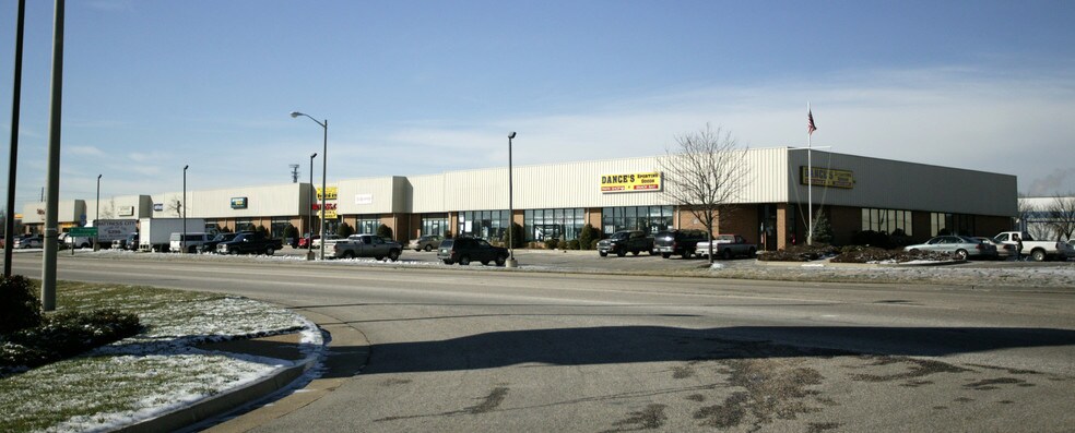 More Photos Of 500-570 Southpark Blvd, Colonial Heights Showroom For Lease