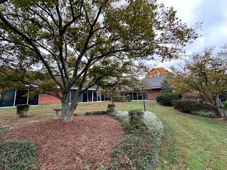 More Photos Of 1400 Montreal Rd, Tucker Medical For Lease