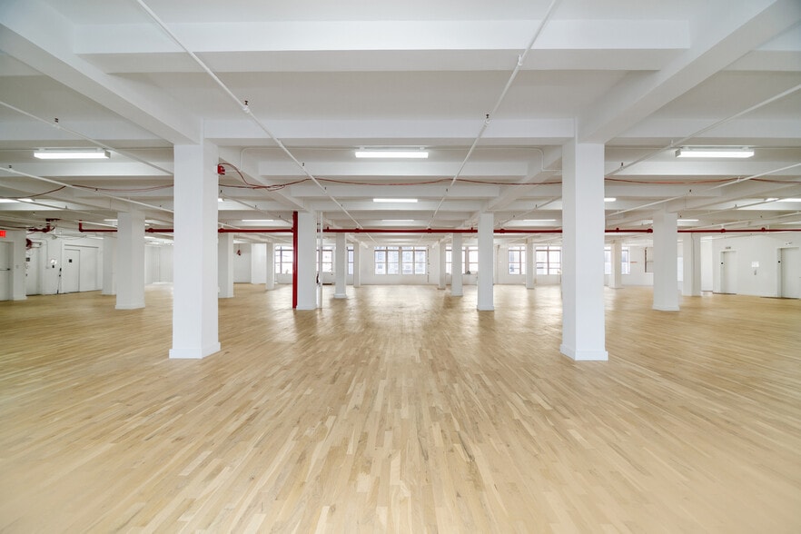 More Photos Of 20-28 W 33rd St, New York Office For Lease